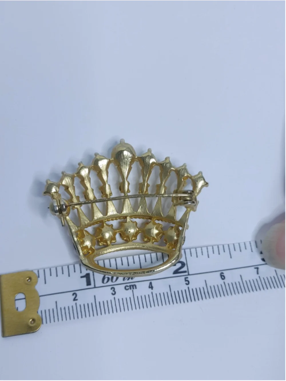 Women's Unbranded Royal Crown Brooch Vintage Estate Gold/Pearl/Stone
